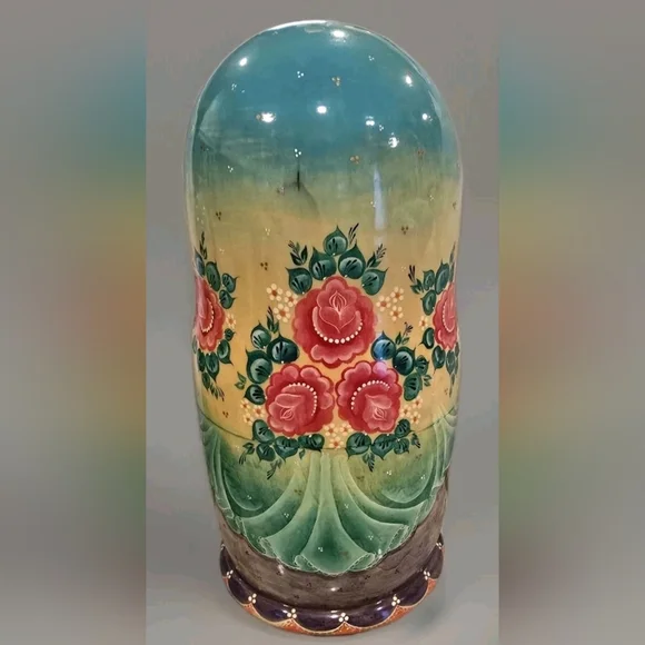 Incredible 10 Pc Wooden Russian Matryoshka Stacking Doll Set-Hand Painted (1999) - Picture 4 of 6